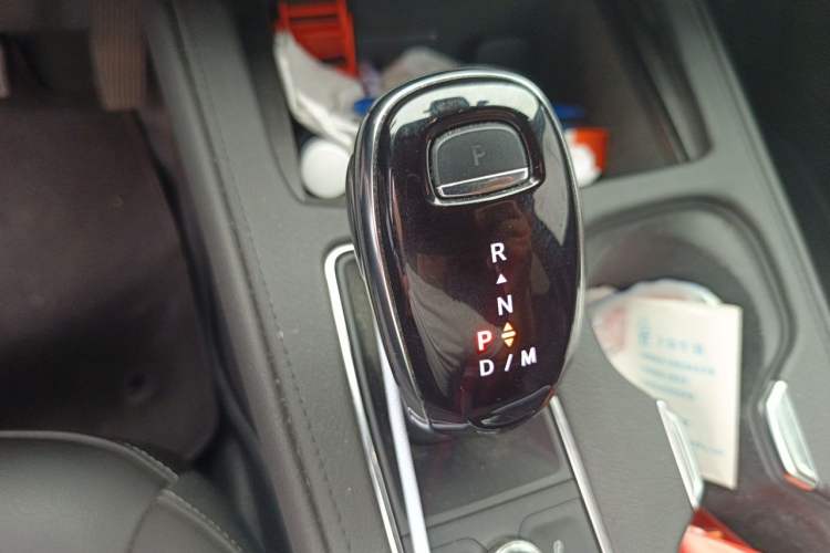 Used Cadillac XT4 2024 28T Two-Wheel-Drive Luxury Version Gear Lever