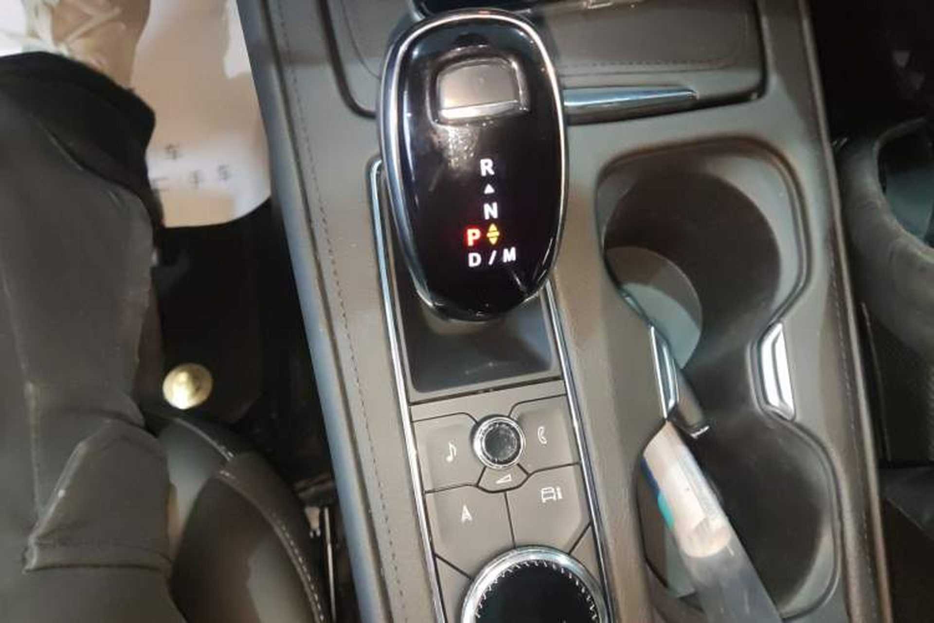 Used Cadillac XT4 2024 28T Two-Wheel-Drive Luxury Version Gear Lever