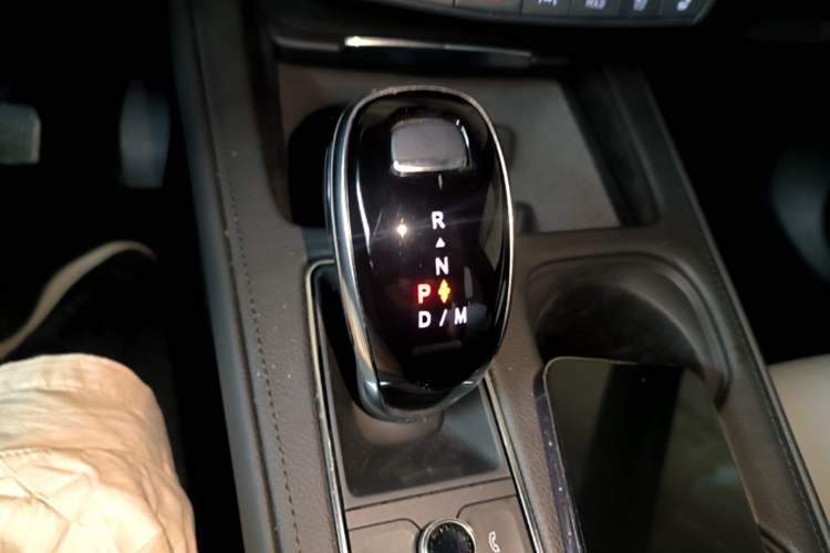 Used Cadillac XT4 2024 28T Two-Wheel-Drive Prestige Version Gear Lever