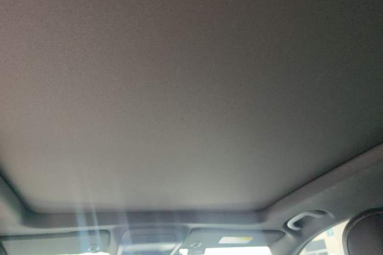 Used Cadillac XT4 2024 28T Two-Wheel-Drive Luxury Version Headliner