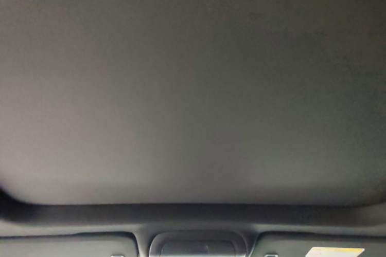 Used Cadillac XT4 2024 28T Two-Wheel-Drive Luxury Version Headliner