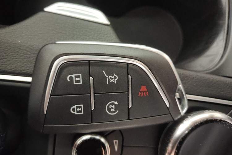 Used Cadillac XT4 2024 Facelift 28T Two-Wheel-Drive Prestige Version Interior 1