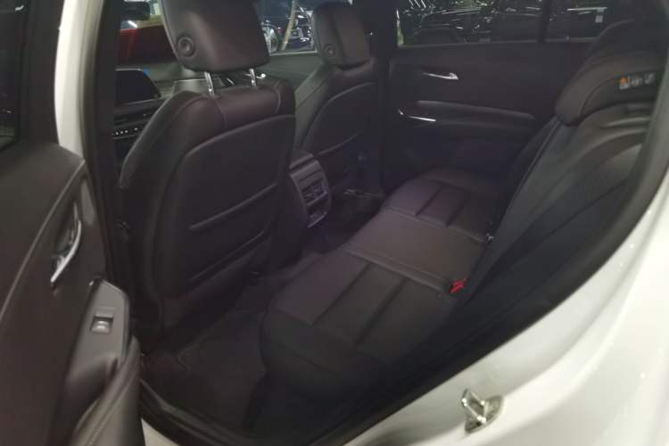Used Cadillac XT4 2024 28T Two-Wheel-Drive Prestige Version Interior 1