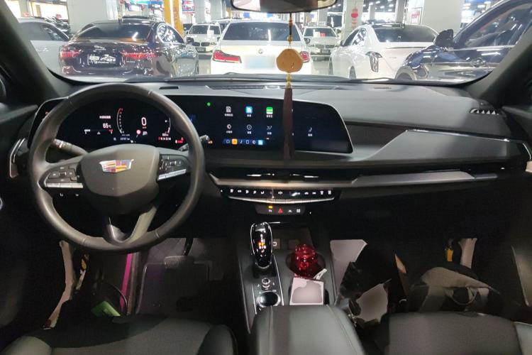 Used Cadillac XT4 2024 25T Two-Wheel Drive Fashion Edition Interior 2