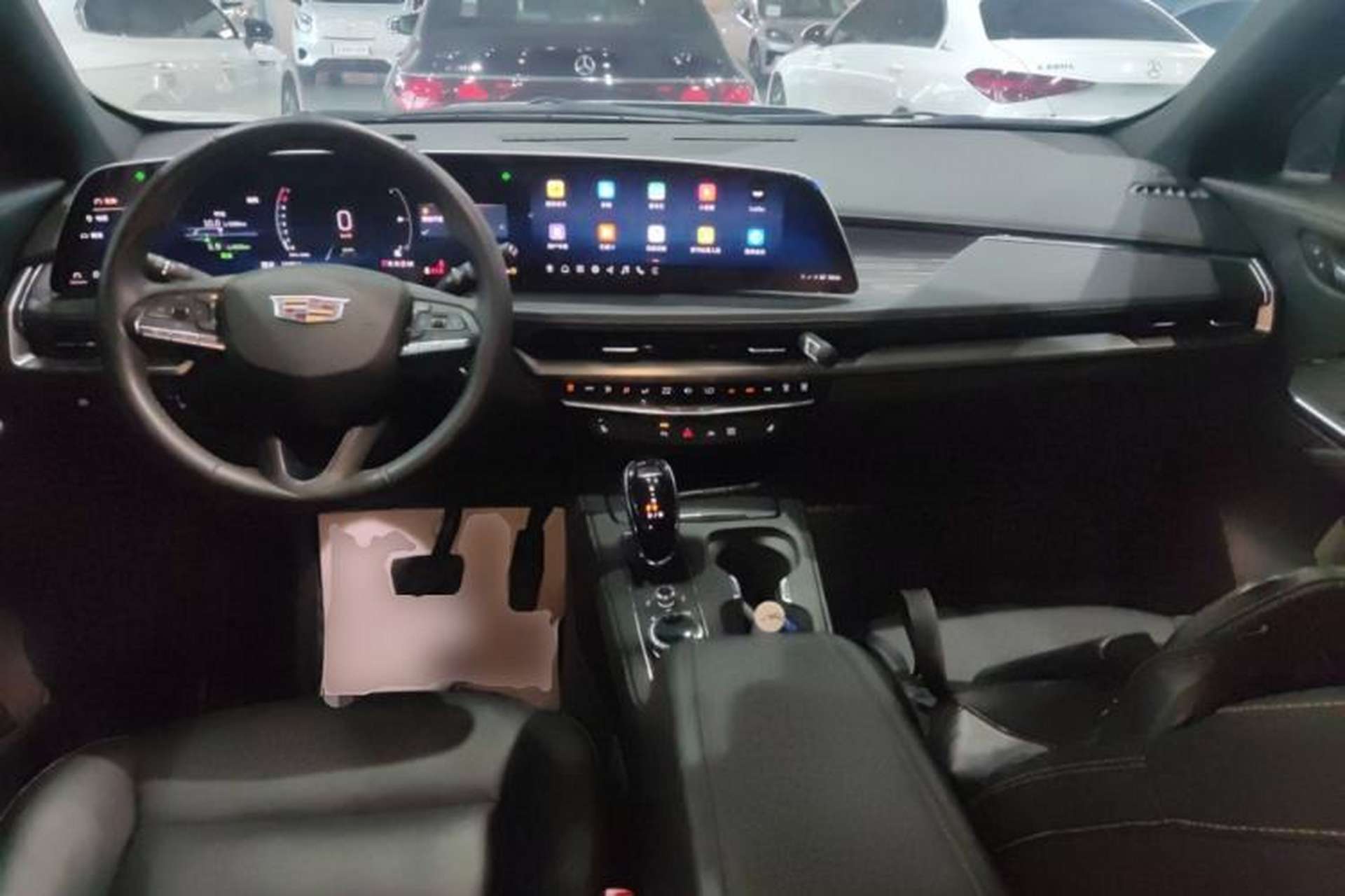 Used Cadillac XT4 2024 28T Two-Wheel-Drive Luxury Version Interior 2