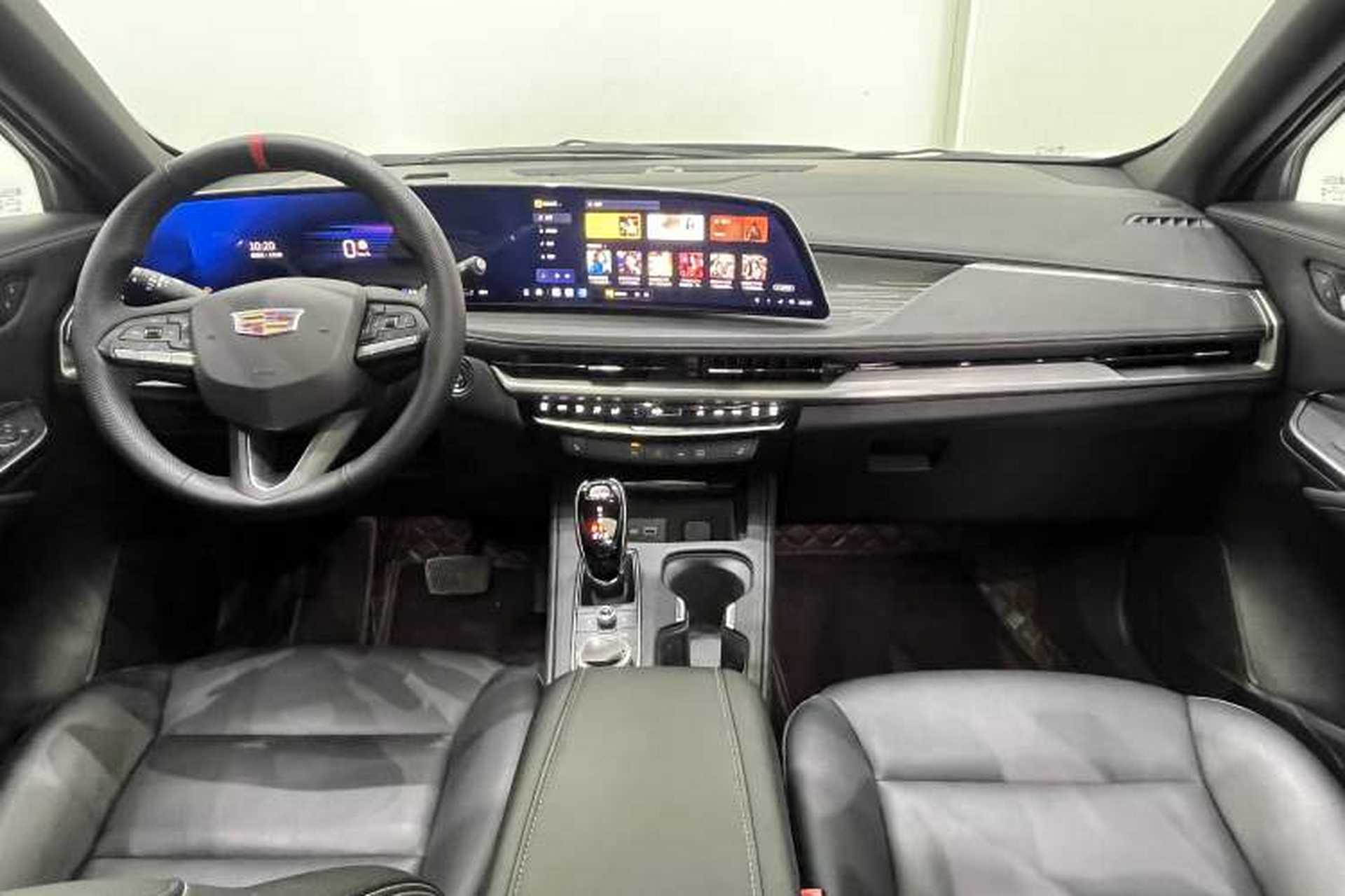 Used Cadillac XT4 2024 28T Two-Wheel-Drive Luxury Version Interior 3