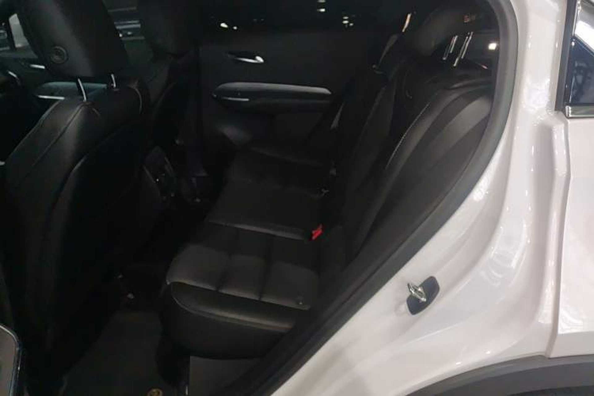 Used Cadillac XT4 2024 28T Two-Wheel-Drive Luxury Version Interior 4