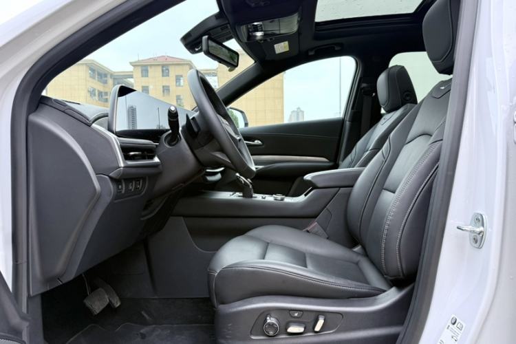 Used Cadillac XT4 2024 Facelift 28T Two-Wheel-Drive Prestige Version Interior 4