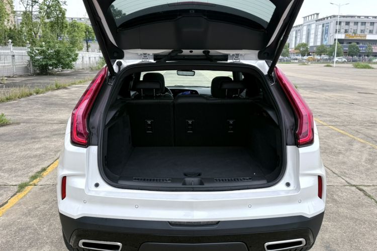 Used Cadillac XT4 2024 Facelift 28T Two-Wheel-Drive Prestige Version Interior 6