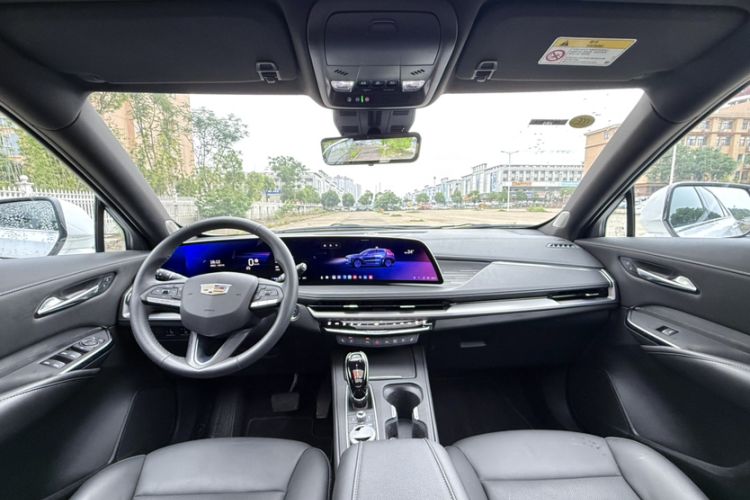 Used Cadillac XT4 2024 Facelift 28T Two-Wheel-Drive Prestige Version Interior 8