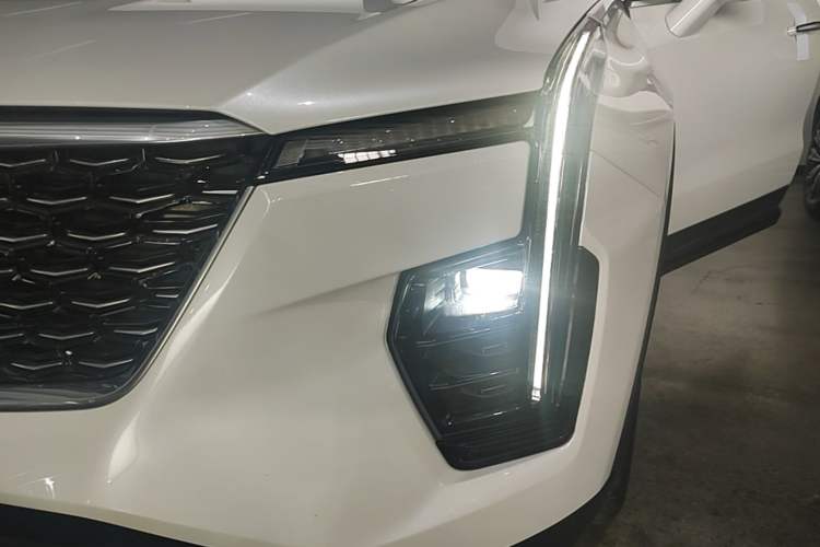 Used Cadillac XT4 2024 28T Two-Wheel-Drive Luxury Version Left Front Headlight