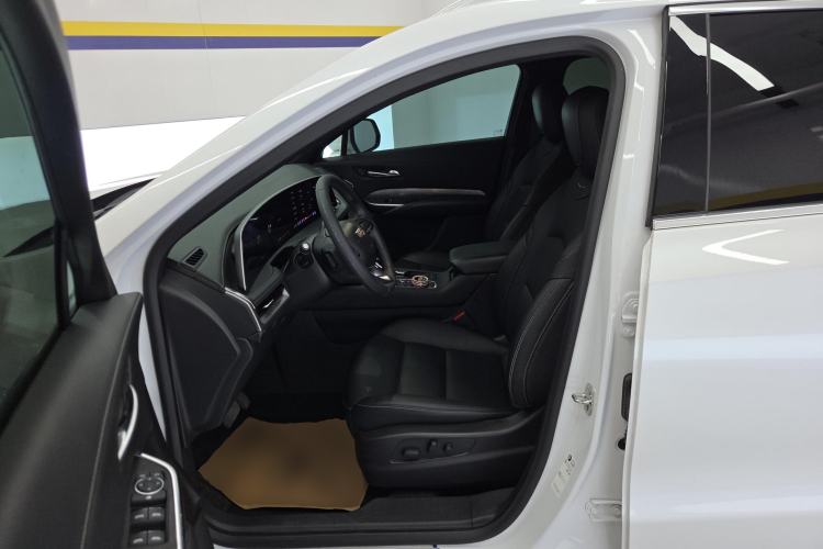 Used Cadillac XT4 2024 28T Two-Wheel-Drive Luxury Version Left Front Seat