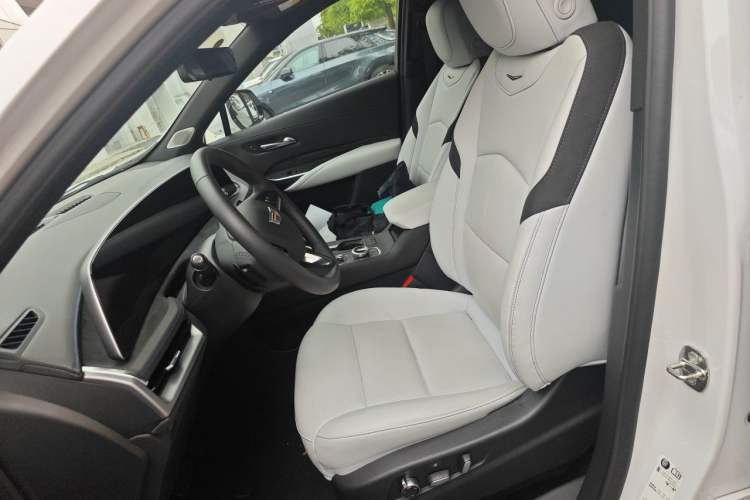 Used Cadillac XT4 2024 28T Two-Wheel-Drive Prestige Version Left Front Seat