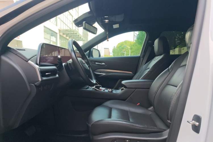 Used Cadillac XT4 2024 28T Two-Wheel-Drive Prestige Version Left Front Seat