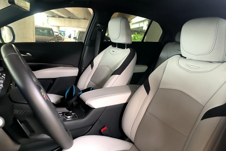 Used Cadillac XT4 2024 28T Two-Wheel-Drive Prestige Version Left Front Seat