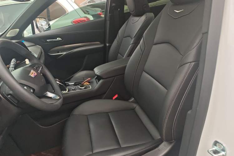 Used Cadillac XT4 2024 Facelift 28T Two-Wheel-Drive Luxury Version Left Front Seat