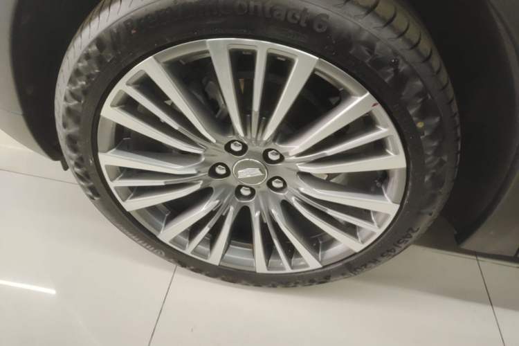 Used Cadillac XT4 2024 Facelift 28T Two-Wheel-Drive Prestige Version Left Front Wheel Hub
