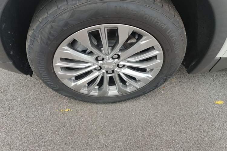 Used Cadillac XT4 2024 28T Two-Wheel-Drive Luxury Version Left Front Wheel Hub