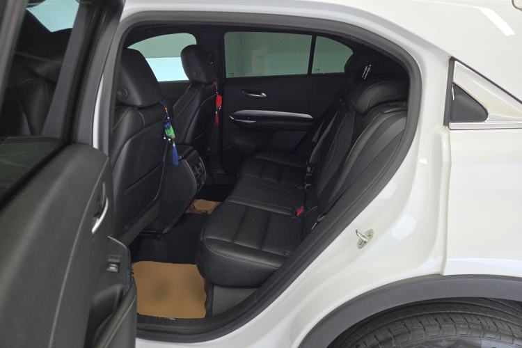 Used Cadillac XT4 2024 28T Two-Wheel-Drive Luxury Version Left Rear Seat