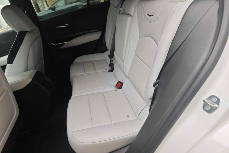 Used Cadillac XT4 2024 28T Two-Wheel-Drive Prestige Version Left Rear Seat