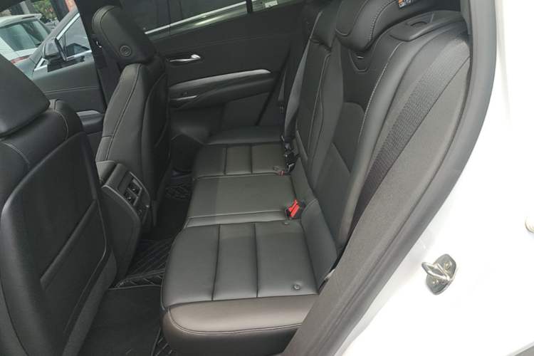 Used Cadillac XT4 2024 28T Two-Wheel-Drive Luxury Version Left Rear Seat