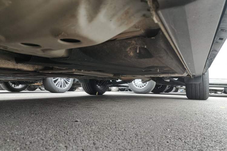 Used Cadillac XT4 2024 28T Two-Wheel-Drive Luxury Version Left Side Sill