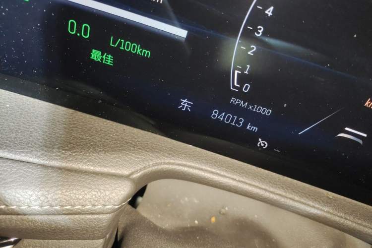 Used Cadillac XT4 2024 28T Two-Wheel-Drive Luxury Version Odometer Close Up