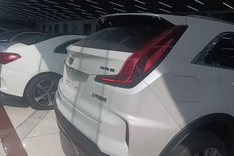 Used Cadillac XT4 2024 28T Two-Wheel-Drive Prestige Version Rear