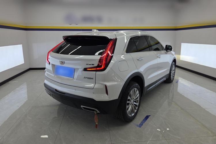 Used Cadillac XT4 2024 28T Two-Wheel-Drive Luxury Version Rear Right 45 Deg