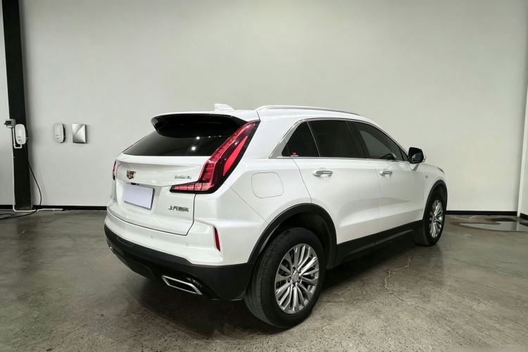 Used Cadillac XT4 2024 28T Two-Wheel-Drive Luxury Version Rear Right 45 Deg