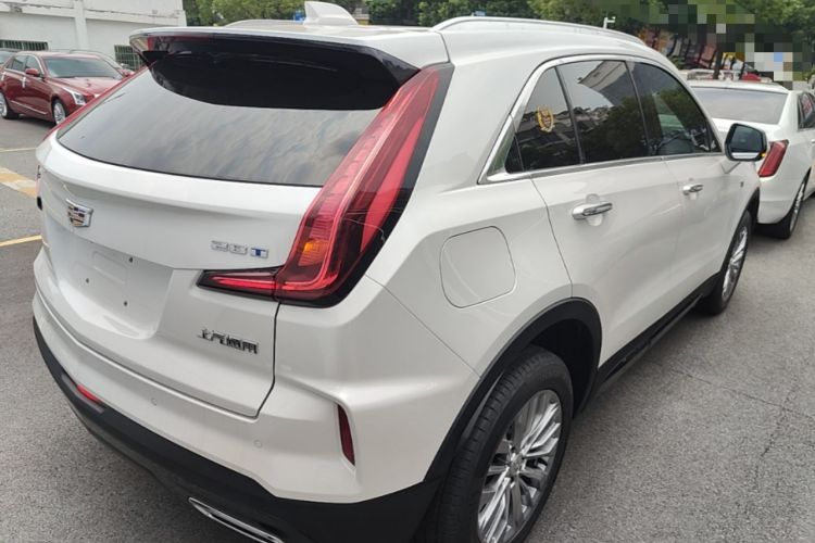 Used Cadillac XT4 2024 28T Two-Wheel-Drive Luxury Version Rear Right 45 Deg