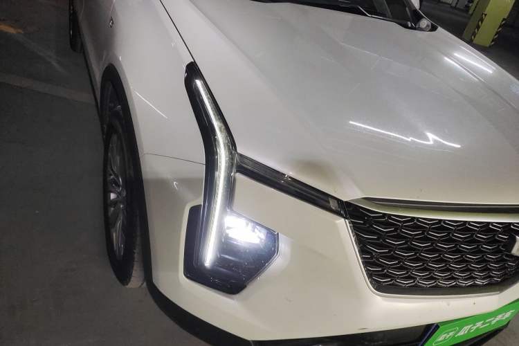 Used Cadillac XT4 2024 28T Two-Wheel-Drive Luxury Version Right Front Headlight