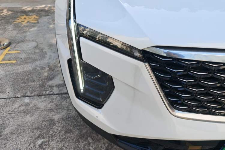 Used Cadillac XT4 2024 28T Two-Wheel-Drive Prestige Version Right Front Headlight