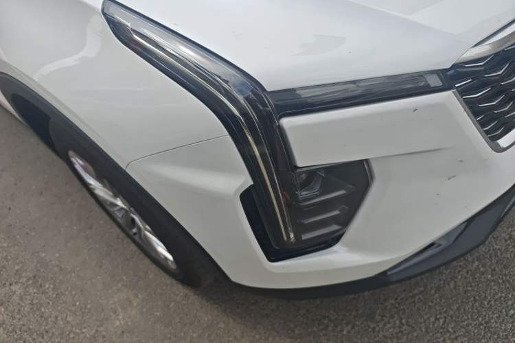 Used Cadillac XT4 2024 Facelift 28T Two-Wheel-Drive Luxury Version Right Front Headlight