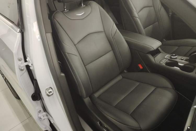 Used Cadillac XT4 2024 Facelift 28T Two-Wheel-Drive Prestige Version Right Front Seat
