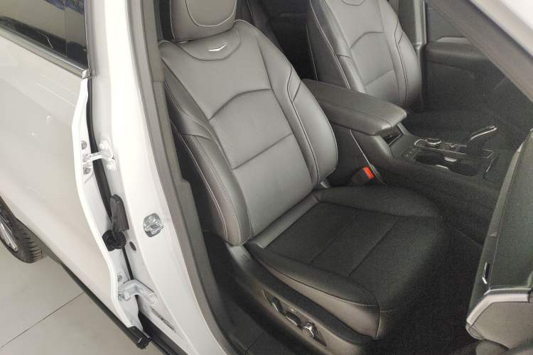 Used Cadillac XT4 2024 Facelift 28T Two-Wheel-Drive Prestige Version Right Front Seat