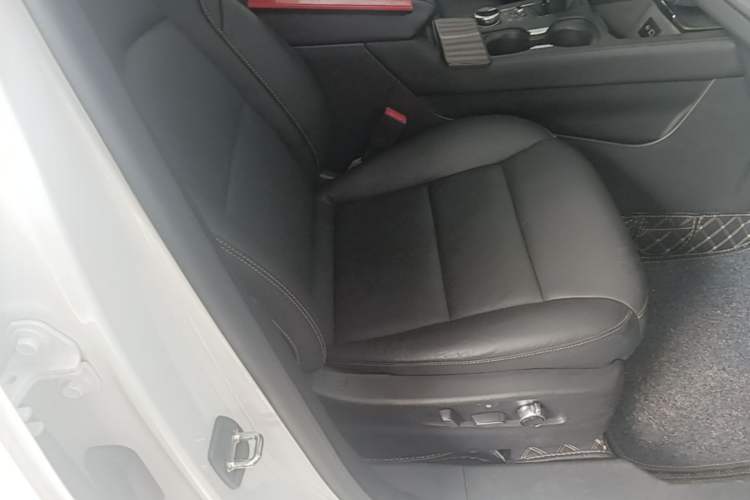 Used Cadillac XT4 2024 28T Two-Wheel-Drive Prestige Version Right Front Seat