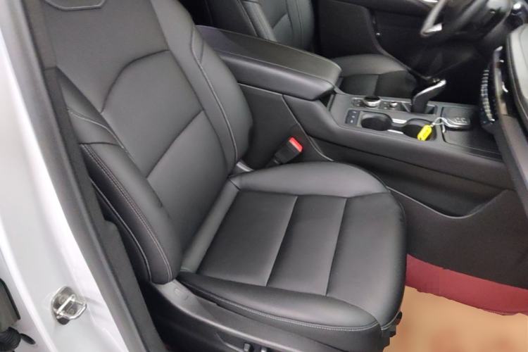 Used Cadillac XT4 2024 28T Two-Wheel-Drive Luxury Version Right Front Seat