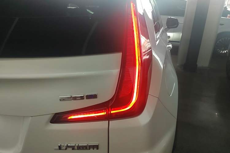 Used Cadillac XT4 2024 28T Two-Wheel-Drive Luxury Version Right Rear Taillight