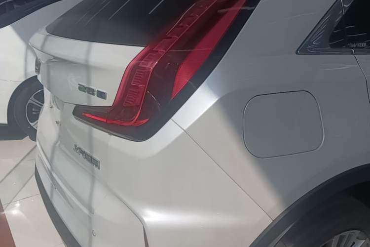 Used Cadillac XT4 2024 28T Two-Wheel-Drive Prestige Version Right Rear Taillight