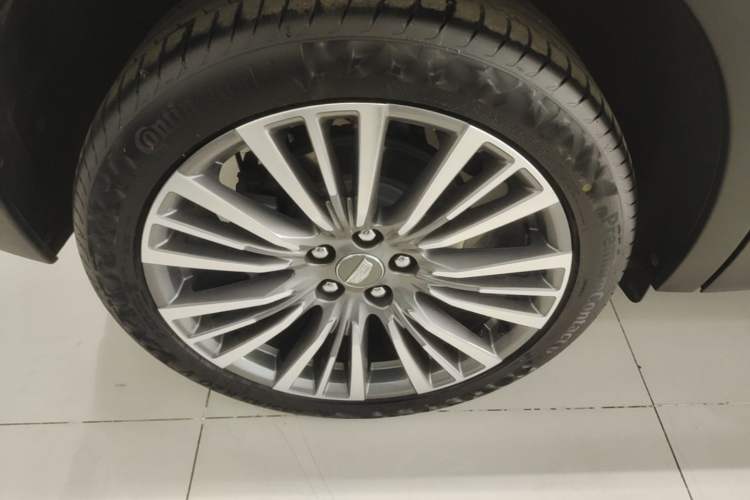 Used Cadillac XT4 2024 Facelift 28T Two-Wheel-Drive Prestige Version Right Rear Wheel Hub