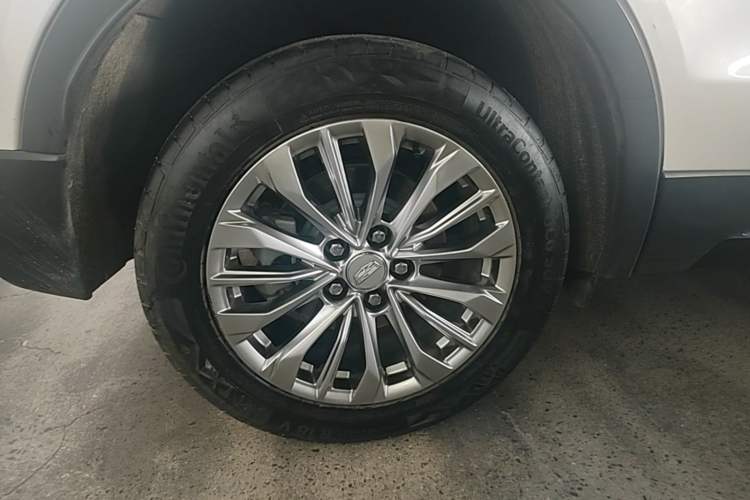 Used Cadillac XT4 2024 28T Two-Wheel-Drive Luxury Version Right Rear Wheel Hub
