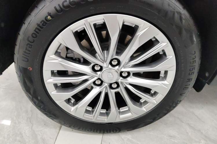 Used Cadillac XT4 2024 28T Two-Wheel-Drive Luxury Version Right Rear Wheel Hub