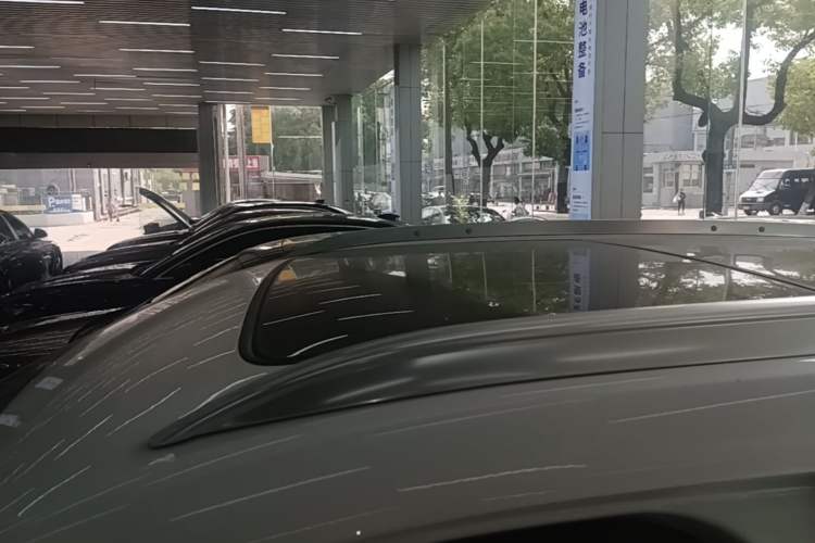 Used Cadillac XT4 2024 28T Two-Wheel-Drive Prestige Version Roof