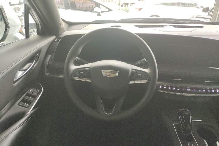 Used Cadillac XT4 2024 Facelift 28T Two-Wheel-Drive Prestige Version Steering Wheel