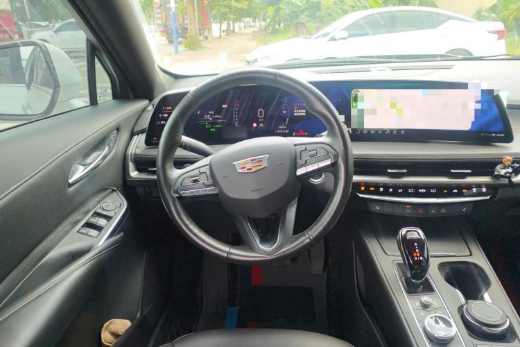 Used Cadillac XT4 2024 28T Two-Wheel-Drive Luxury Version Steering Wheel