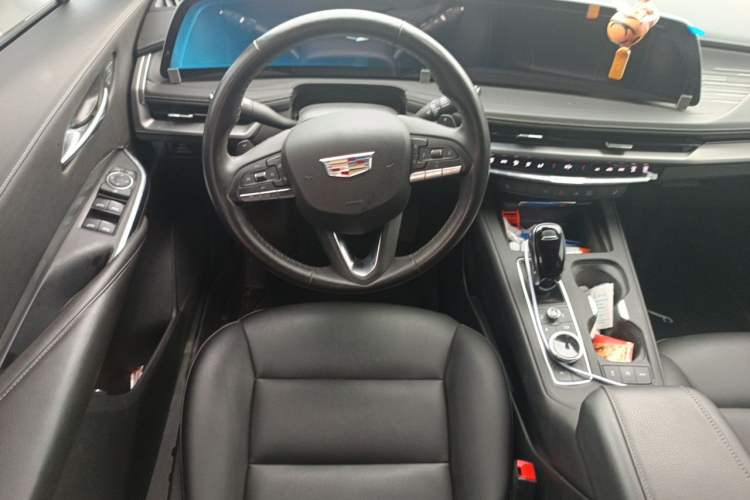 Used Cadillac XT4 2024 28T Two-Wheel-Drive Luxury Version Steering Wheel