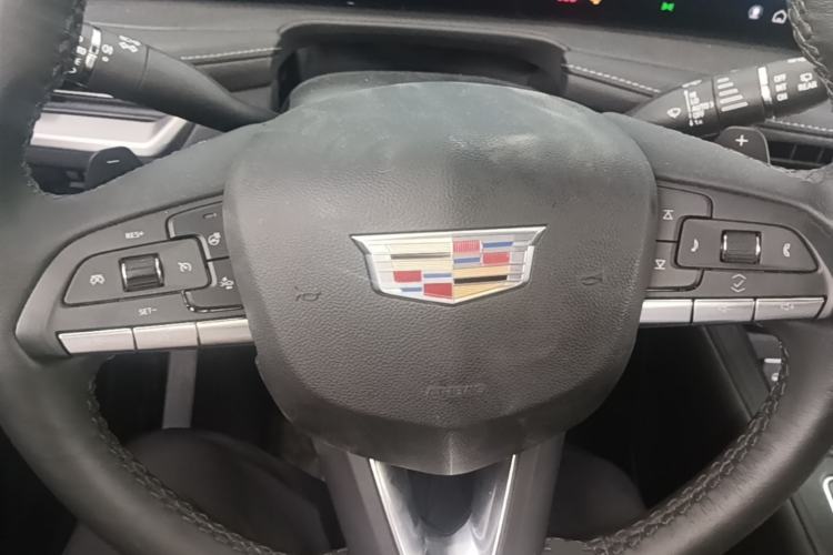 Used Cadillac XT4 2024 28T Two-Wheel-Drive Prestige Version Steering Wheel