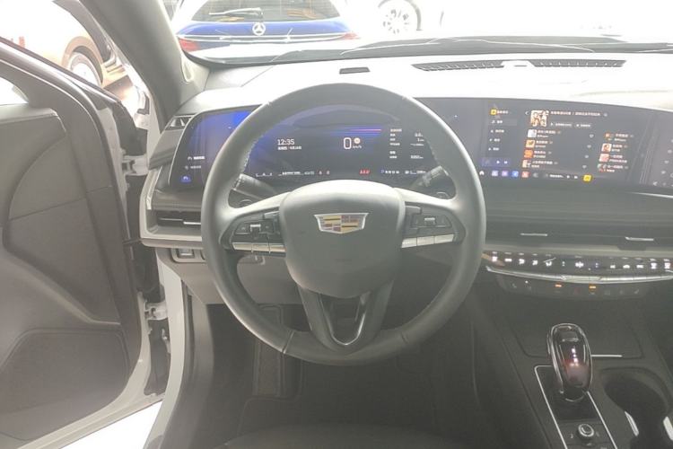 Used Cadillac XT4 2024 Facelift 28T Two-Wheel-Drive Prestige Version Steering Wheel