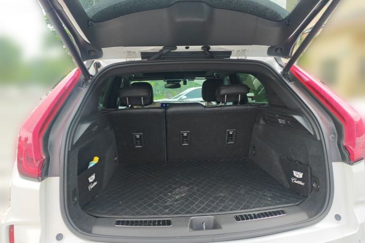 Used Cadillac XT4 2024 28T Two-Wheel-Drive Luxury Version Trunk